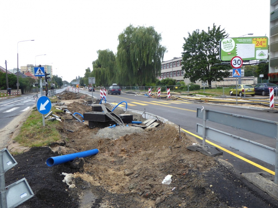 Remontowana ulica Niemodlińska w Opolu [fot. Witold Wośtak]