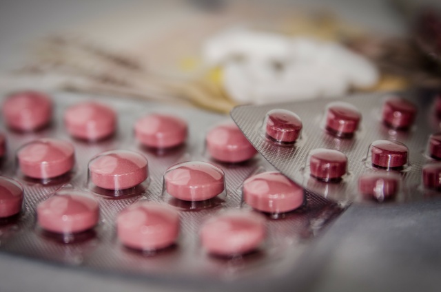Samorządy mają problem z zakupem leków dla podległych instytucji. Ministerstwo doprecyzuje nowy przepis