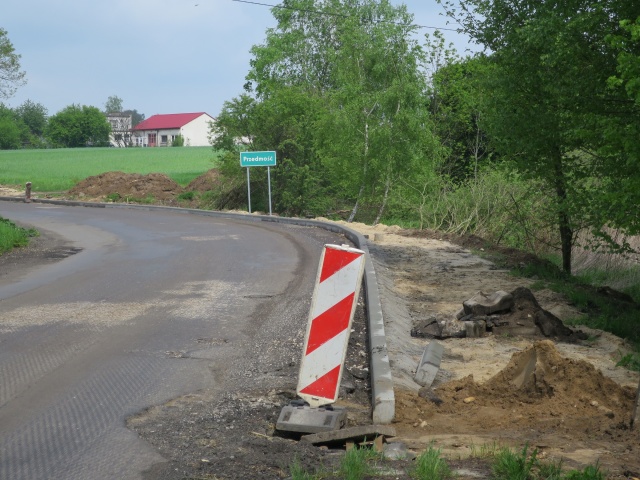 Gmina Praszka zastanawia się nad planem remontów dróg. Trudności z rozstrzyganiem przetargów. Składają oferty z przyzwoitości