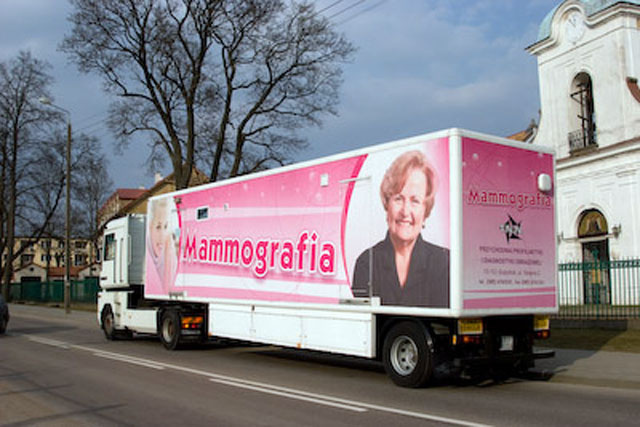 Opolski NFZ przypomina o mammografii. Mammobus zaparkuje jutro m.in. w powiecie krapkowickim i nyskim