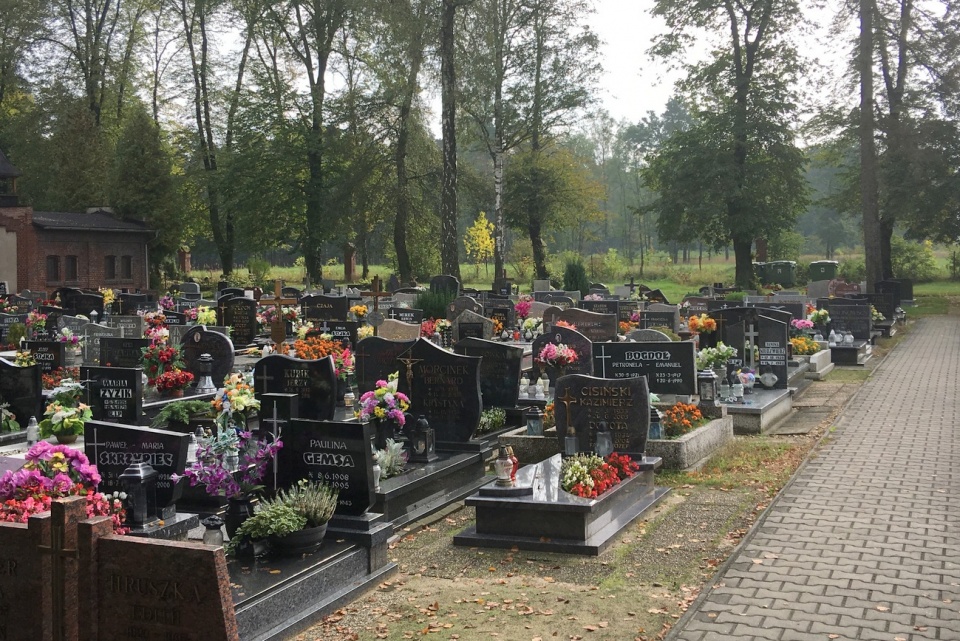 Cmentarz w Zawadzkiem [fot. Agnieszka Pospiszyl]