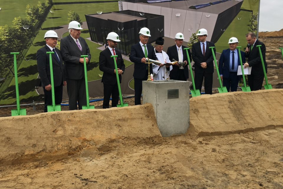 Położono kamień węgielny pod budowę nowego zakładu w strefie w Olszowej [fot. Agnieszka Pospiszyl]