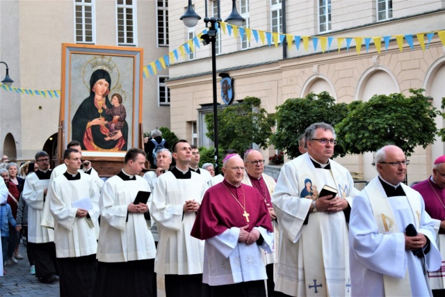 W stolicy regionu trwają uroczystości ku czci Matki Bożej Opolskiej