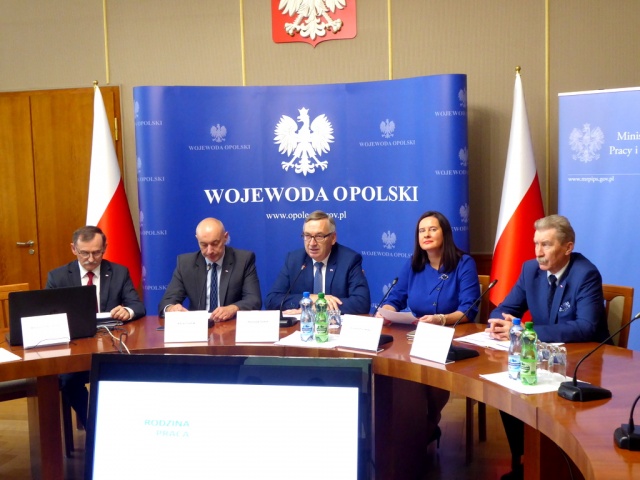 Wiceminister Stanisław Szwed podsumował działanie prospołecznych programów na Opolszczyźnie