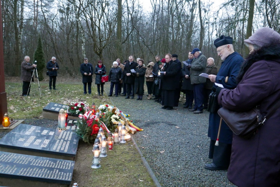 Mijają 73 lata od Tragedii Górnośląskiej. Ku pamięci ofiar zapalono znicze i złożono kwiaty [fot. Joanna Matlak]