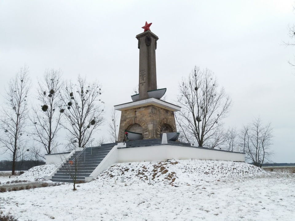 Pomnik w Mikolinie [fot. Maciej Stępień]