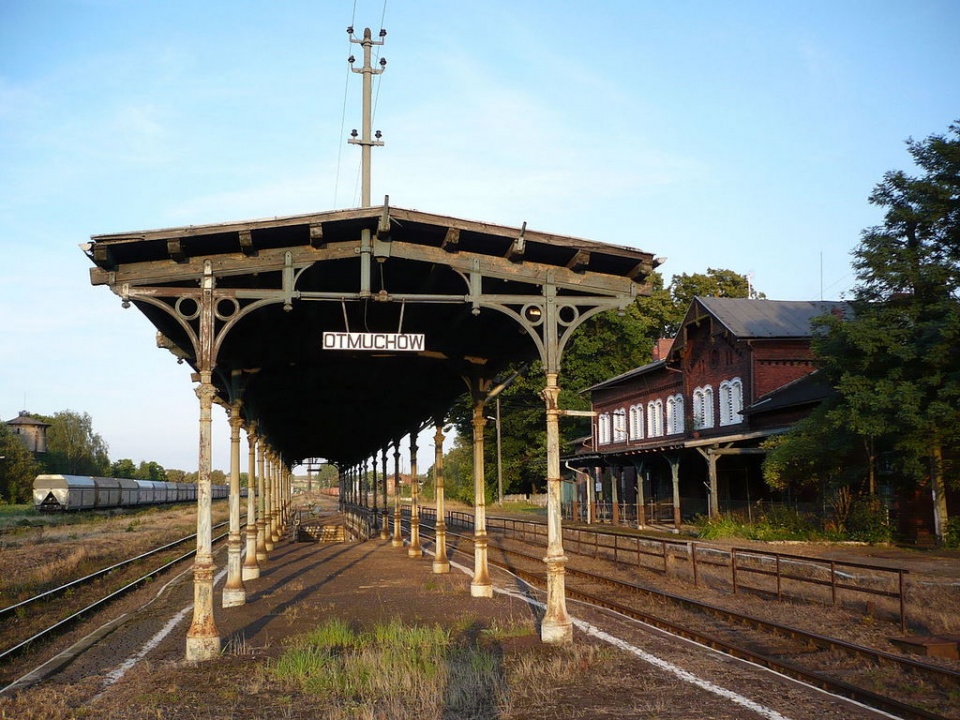 Stacja kolejowa w Otmuchowie [fot. archiwum Grzegorza Olesia]
