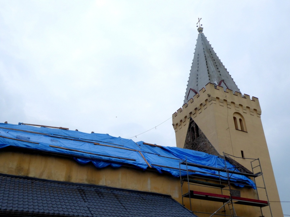 Zabytkowy kościół w Hajdukach Nyskich [fot. Witold Wośtak]