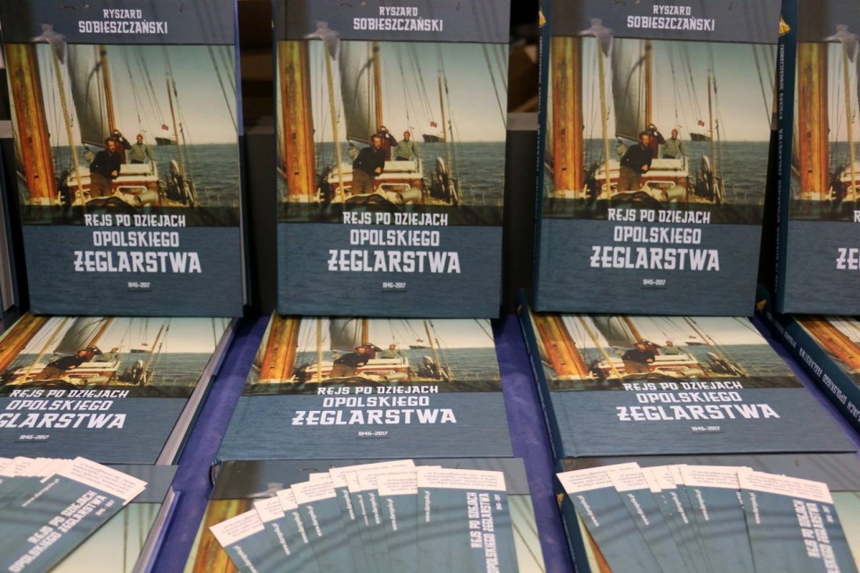 "Rejs po dziejach opolskiego żeglarstwa" – ostatnia okazja obejrzenia wystawy, która towarzyszy promocji książki [fot. Barbara Więcek]