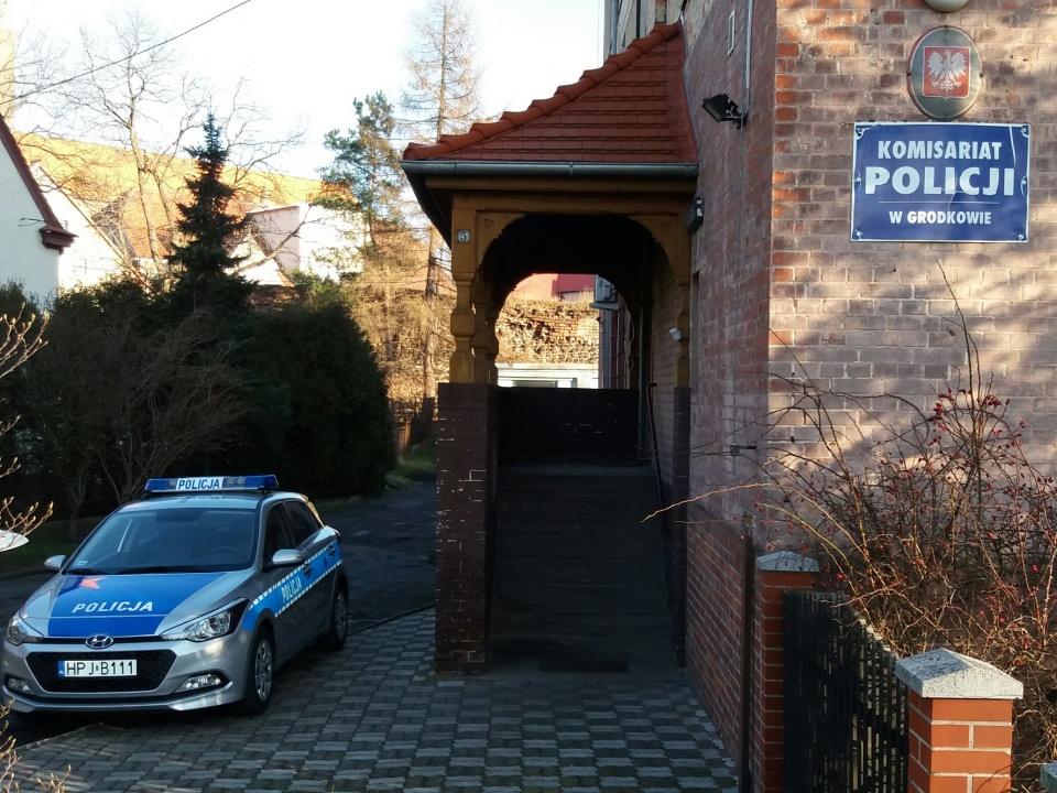 Komisariat policji w Grodkowie [fot. Maciej Stępień]