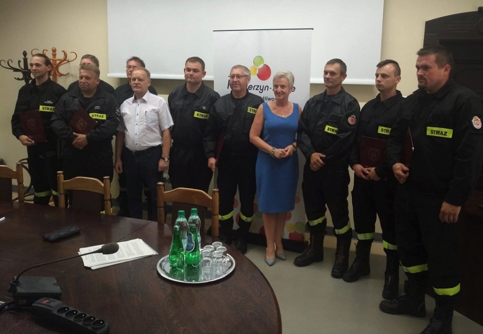 Przekazanie sprzętu dla strażaków ochotników w Kędzierzynie-Koźlu [fot. Katarzyna Doros]