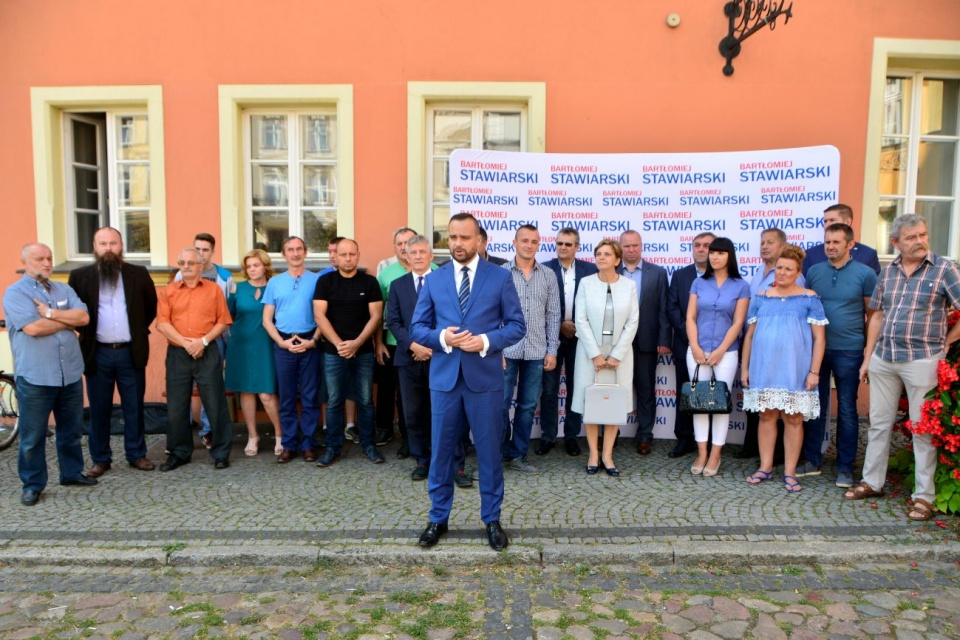 Bartłomiej Stawiarski ogłosił decyzję startu w wyborach na burmistrza Namysłowa [fot. Daniel Klimczak]