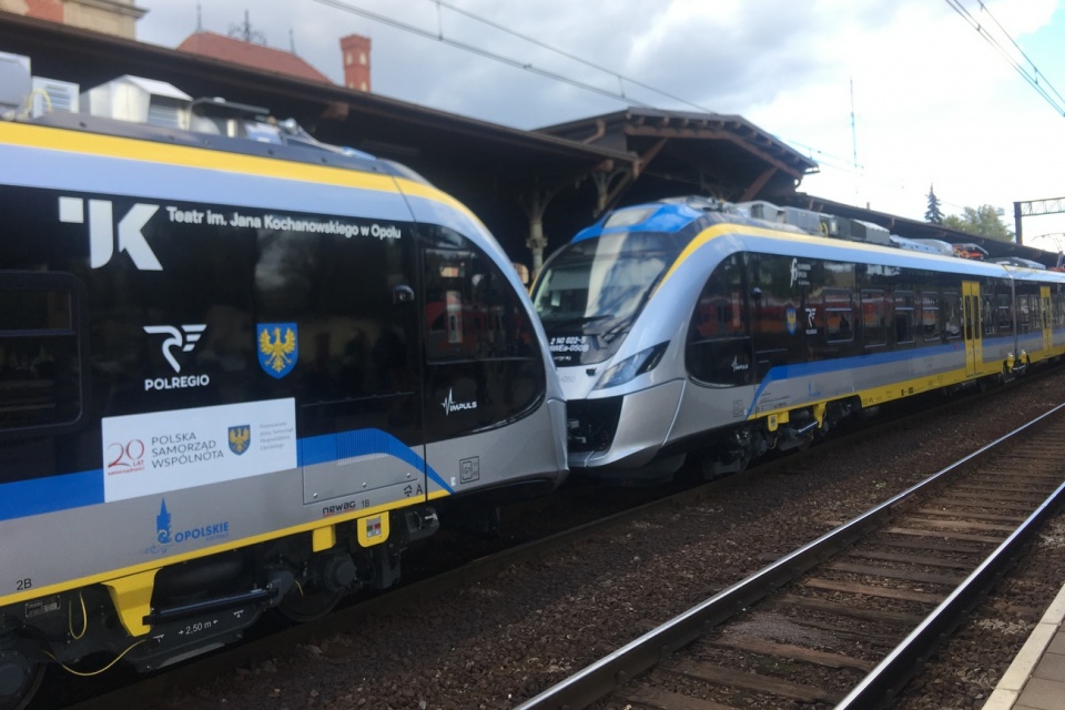 Kulturalne pociągi na stacji w Opolu [fot. Agnieszka Pospiszyl]