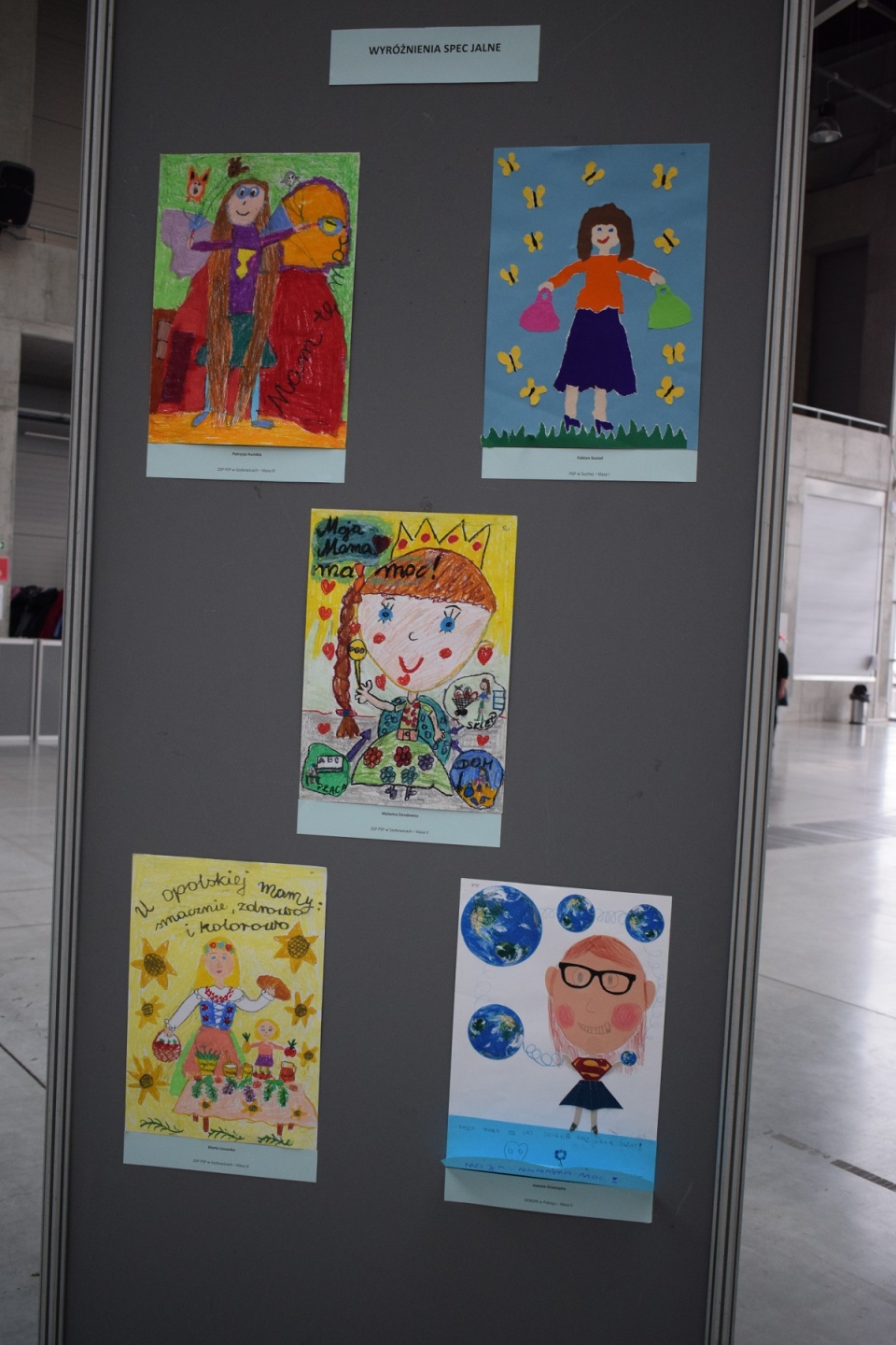 "Opolska mama ma moc" - udowodniły to dzieci i młodzież z regionu tworząc plakaty, mapy, opowiadania i wiersze [fot. Wiktoria Palarczyk]