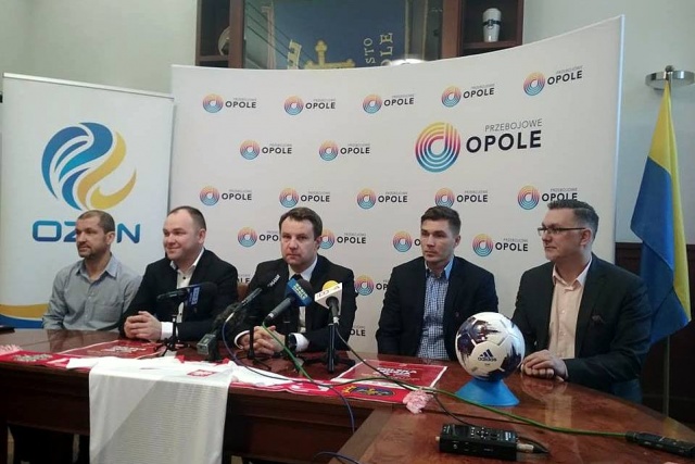 Reprezentacja Polski w futsalu po raz pierwszy w historii zagra w Opolu. Bilety dla dzieci bezpłatne