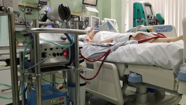 Lekarze USK w Opolu ratują 50-latka z głębokiej hipotermii. Dzisiaj odłączają go od aparatury