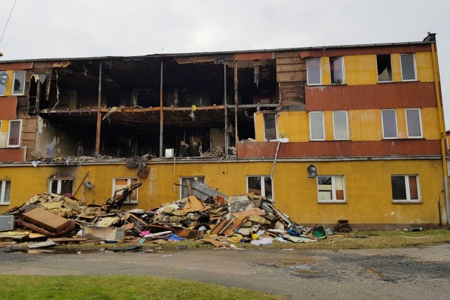Zmarła ofiara listopadowego pożaru budynku socjalnego w Zdzieszowicach
