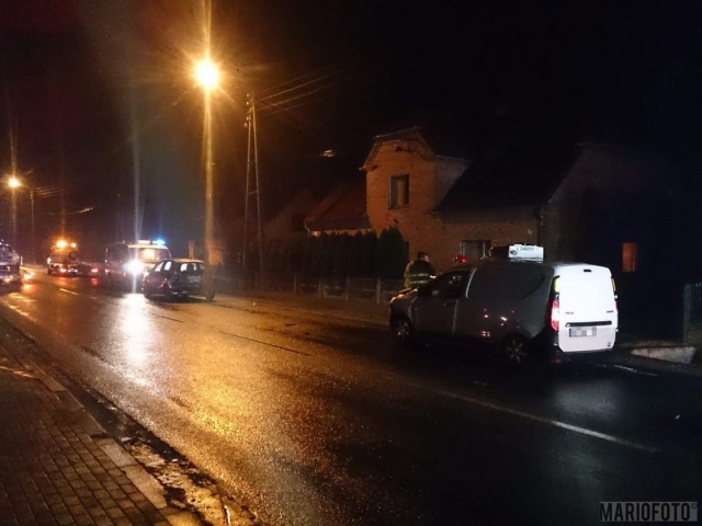 Wypadek na DK 46 w Grodźcu. Dwie osoby są ranne