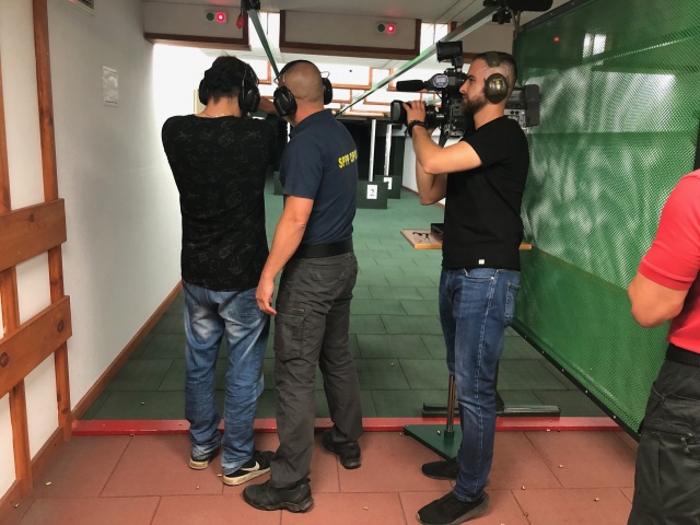 Opolscy dziennikarze zmierzyli się na policyjnej strzelnicy