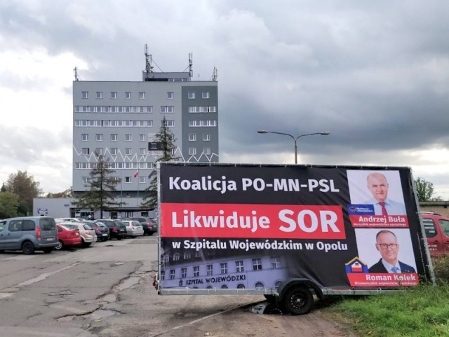 Kolejny akcent likwidacji SOR-u w Opolu: Kowalski pokazuje przyczepę winnych. Kolek odpowiada, że to nonsens