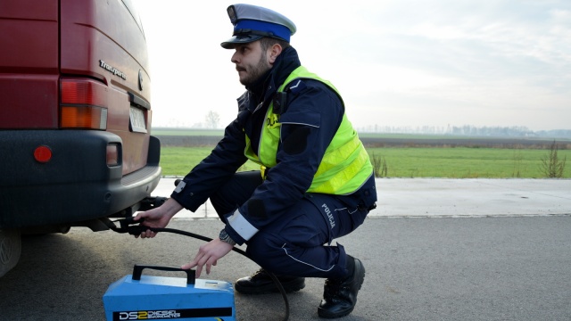 Akcja SMOG na opolskich trasach - 22 kierowcom policjanci zatrzymali dowody rejestracyjne