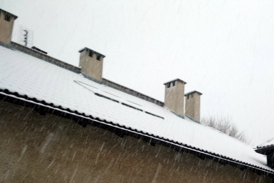 Śnieg na dachu [fot. Joanna Matlak]