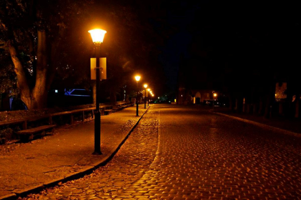 Oświetlenie uliczne [fot. Daniel Klimczak]