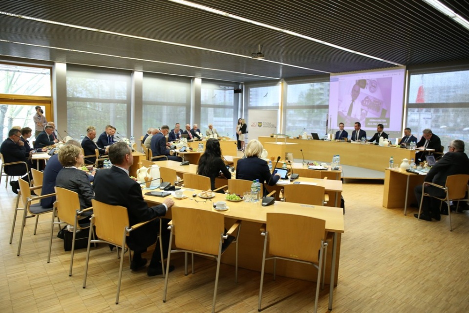 Radni przyjęli rezolucje w sprawie powstań śląskich [fot.UMWO]