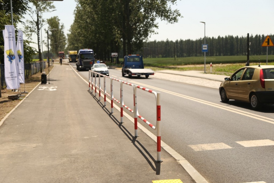 Kolejny odcinek drogi wojewódzkiej nr 454 na Opolszczyźnie oficjalnie oddany do użytku [fot. UMWO]