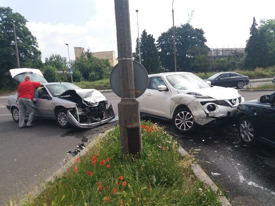 W Opolu zderzyły się trzy auta [fot. Tomasz Cichoń]