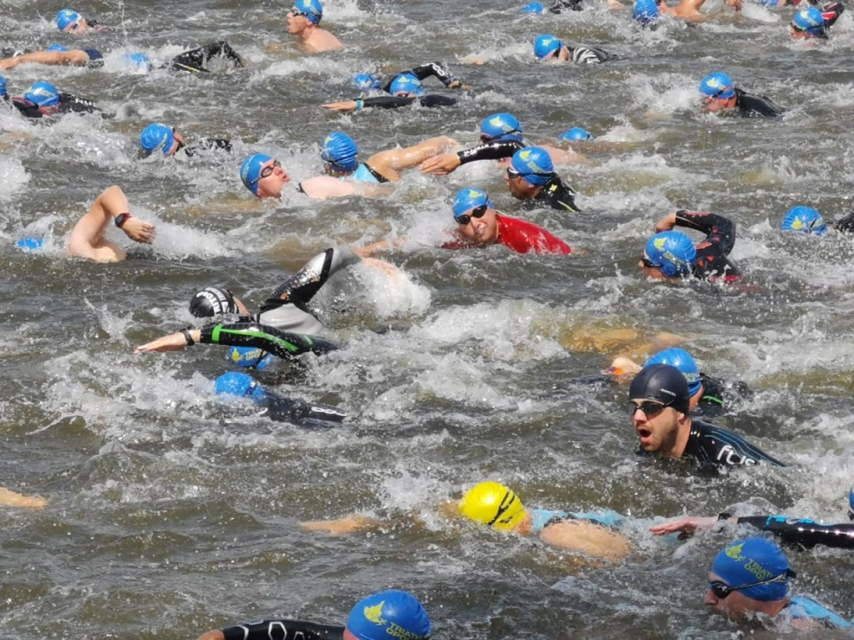 Triathloniści rywalizują w Opolu. Na starcie pojawiło się blisko pół tysiąca fanów Ironmana [fot. Katarzyna Doros]