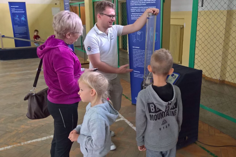 Mobilne pracowie naukowe odwiedziły szkoły w gminie Skoroszyce [fot. Daniel Klimczak]