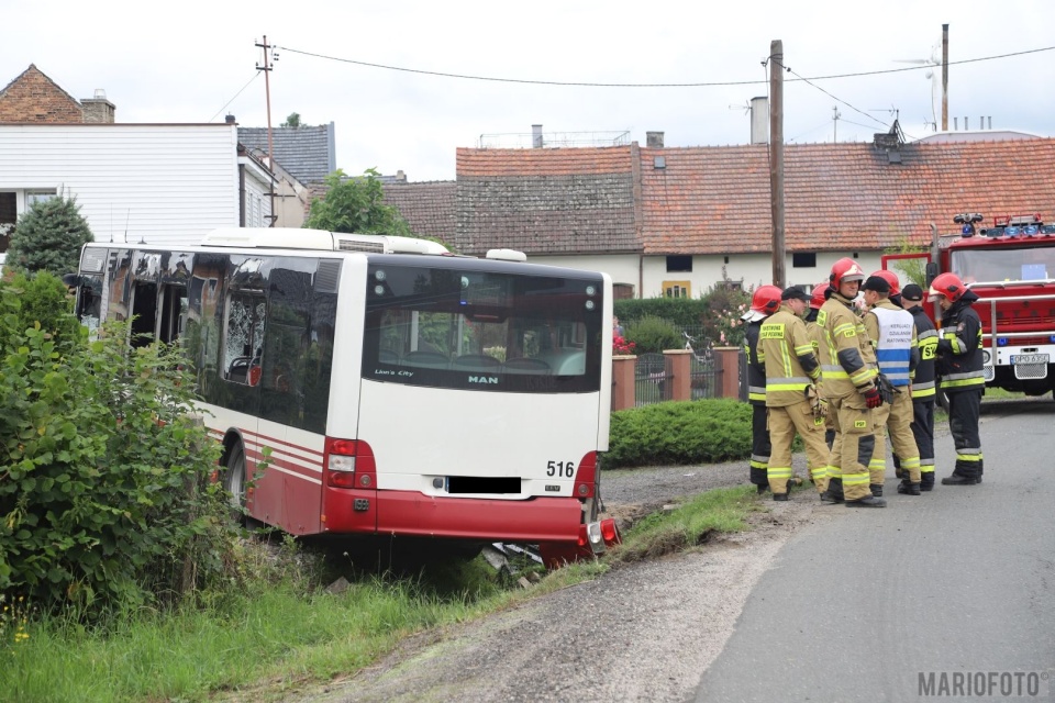 Wypadek autobusu w Chróścinie Opolskiej [Fot.Mario]