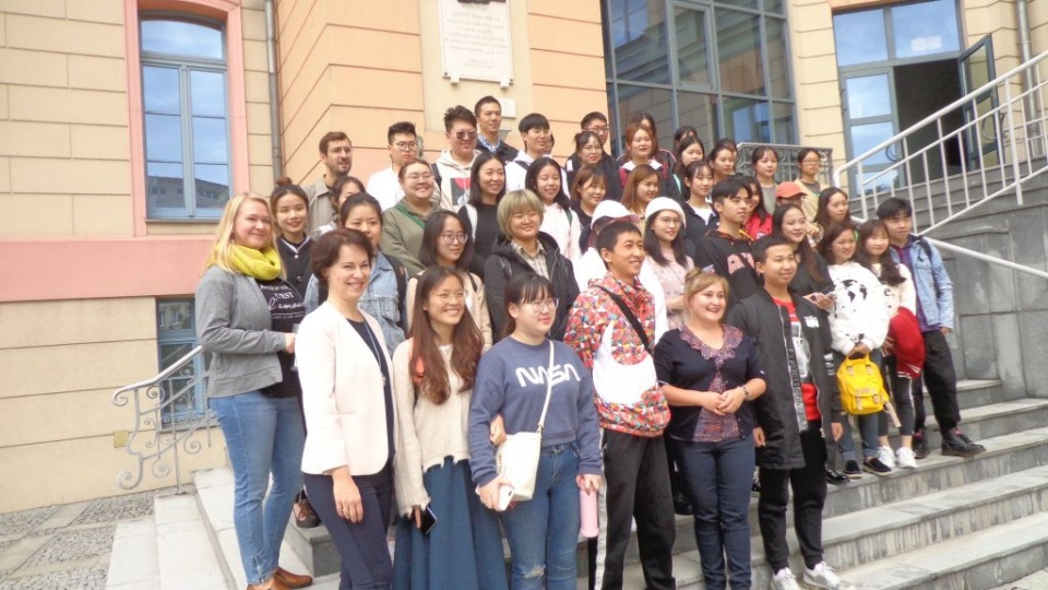 Młodzież z Chin rozpoczyna naukę na Uniwersytecie Opolskim [fot. Maria Klusik]