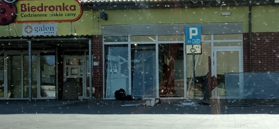 Kolejny "wybuchowy" skok na bankomat w Tułowicach[fot. Mario]