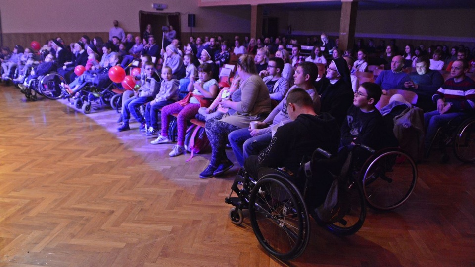 Koncert charytatywny na rzecz ZOL-u dla dzieci w Wierzbicach [fot. Daniel Klimczak]