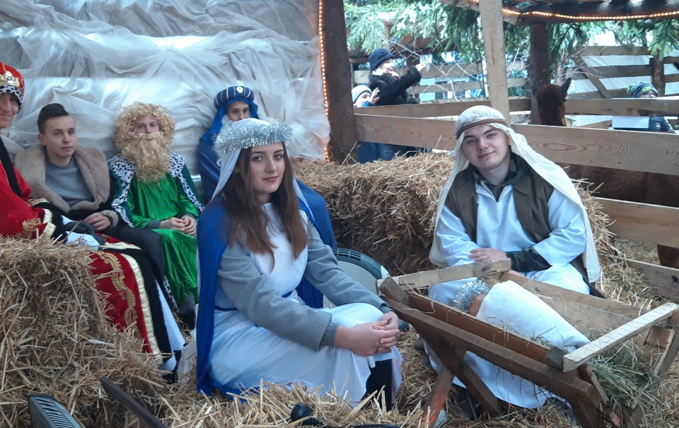 W Głubczycach pielęgnują świąteczne tradycje. Można już oglądać Żywą Szopkę Bożonarodzeniową - [fot: Grzegorz Frankowski]