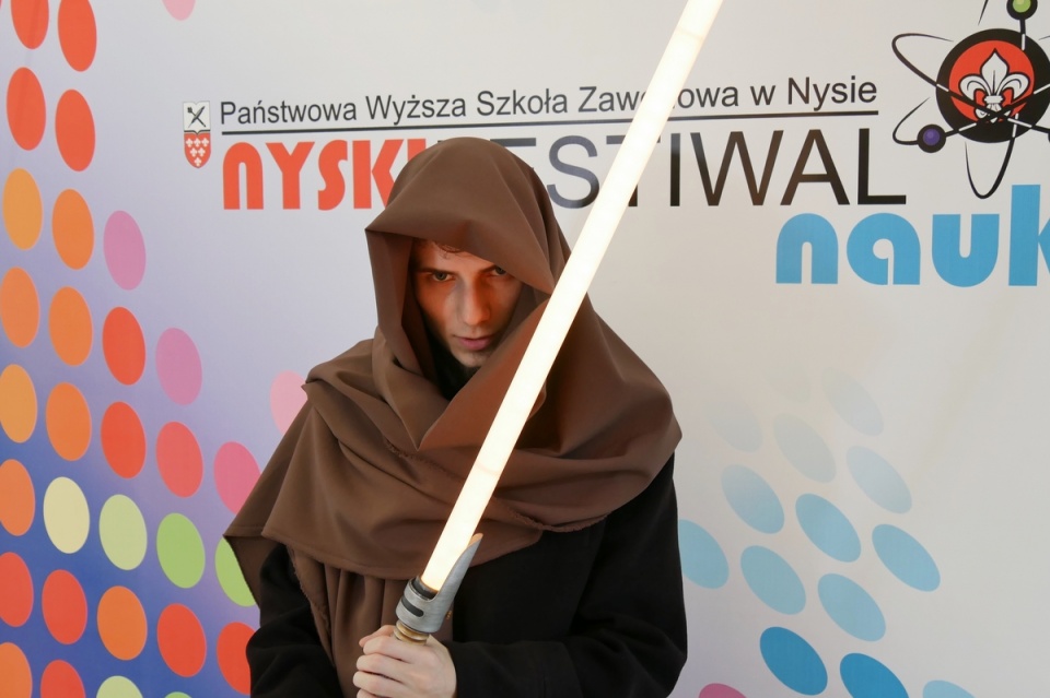 Piotr Marchewka i jego miecz świetlny foto: PWSZ