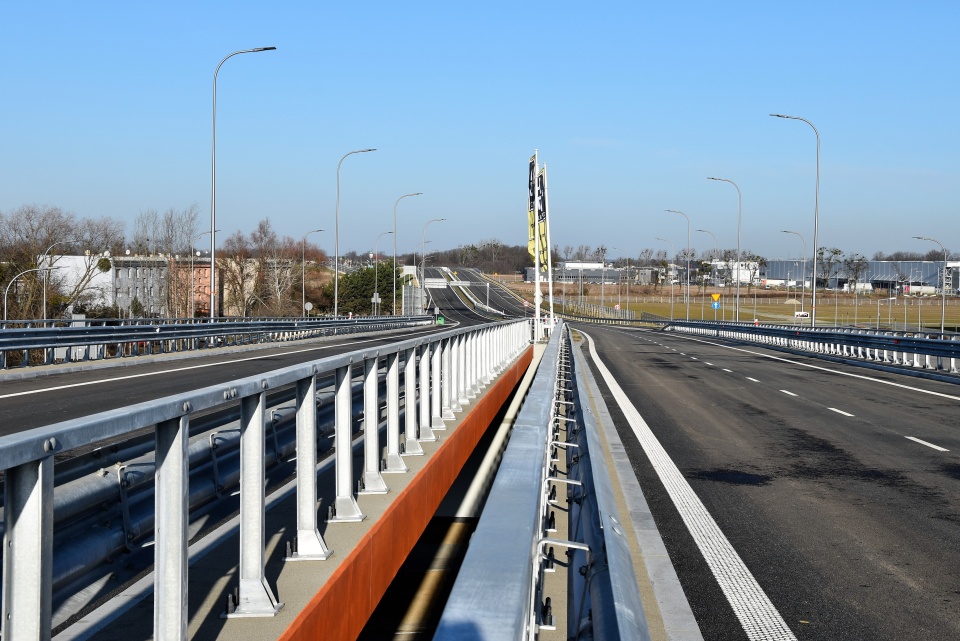 Obwodnica Piastowska - wiadukt na rondem Tadeusza Rozwadowskiego (ulica Wrocławska)[fot.P.Wójtowicz]