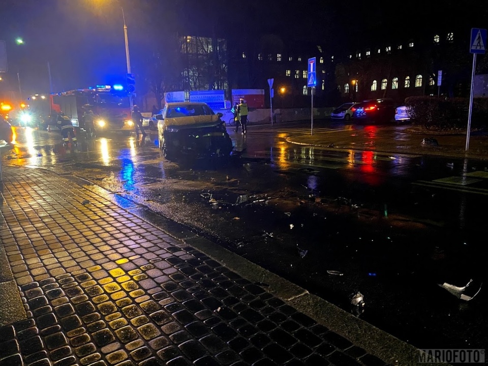 Wypadek na ul. Katowickiej w Opolu. [fot. Mario]