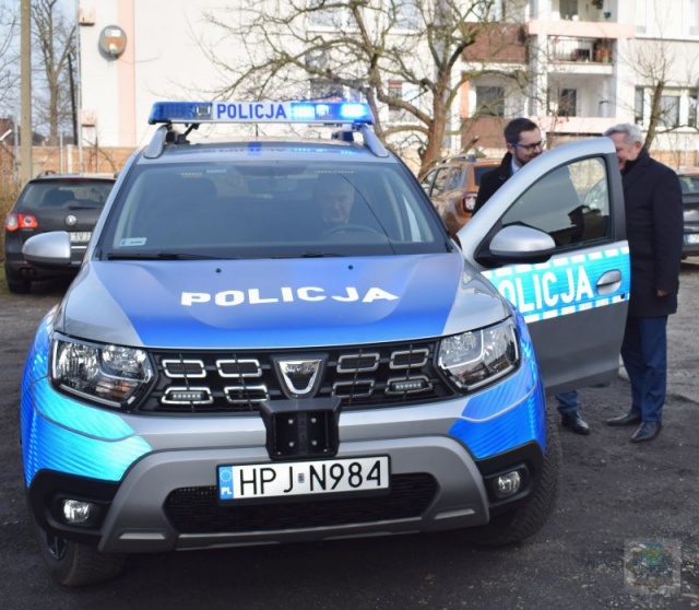 Policjanci z Ozimka mają nowy radiowóz