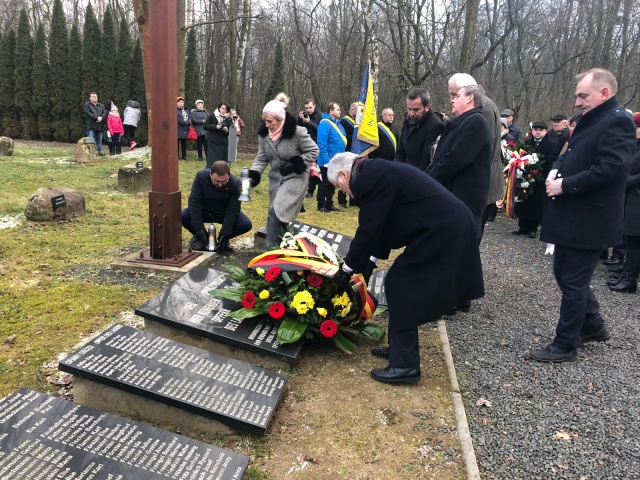 Chcemy pamiętać o tych wszystkich, którzy zostawili tutaj swoje życie. W Łambinowicach upamiętniono ofiary wojny oraz Tragedii Górnośląskiej