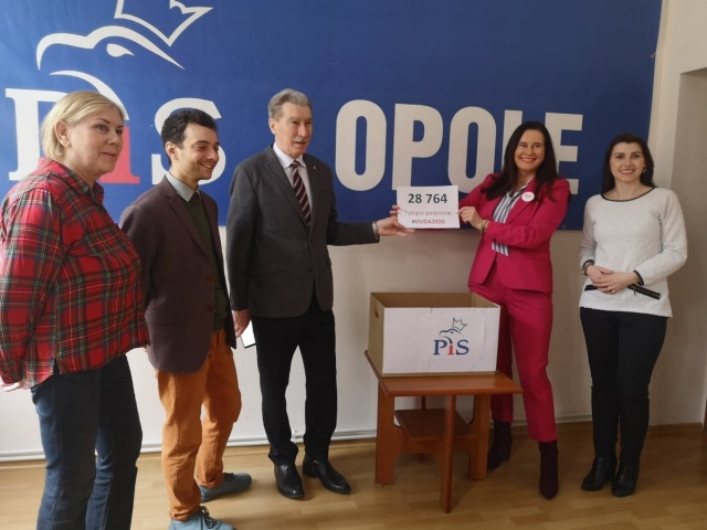 Prowadzimy otwartą, bezpośrednią kampanię. Opolski sztab PiS zebrał ponad 28 tysięcy podpisów poparcia dla Andrzeja Dudy i zbiera dalej