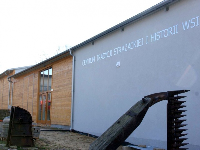 Stare magazyny w Rudnikach zostały przebudowane na Centrum Tradycji Strażackiej i Historii Wsi