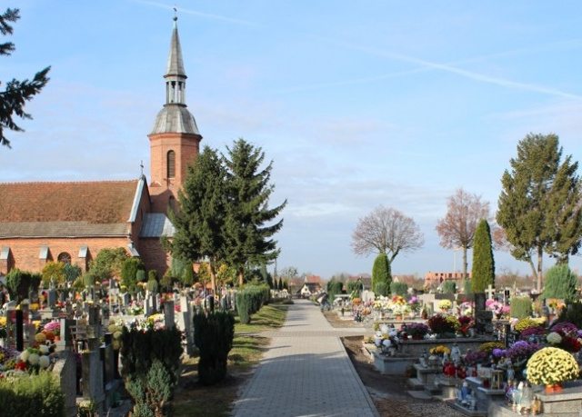 Wstęp na cmentarz w Wołczynie jednak dozwolony. Zniesiono zakaz, ale trzeba zachować ostrożność