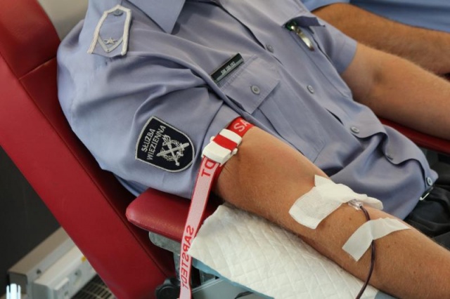 Pandemia nie przeszkodziła. Pracownicy służby więziennej oddawali krew w ramach ogólnopolskiej akcji