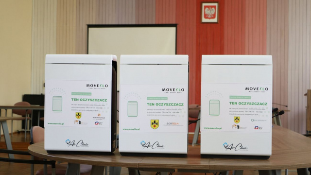 Kolejne oczyszczacze powietrza w placówkach edukacyjnych gminy Namysłów. Wszystkie dotychczas dostarczone urządzenia eliminują koronawirusa