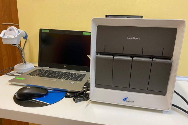 W laboratorium w Kędzierzynie-Koźlu jest już urządzenie do szybkich testów genowych na koronawirusa