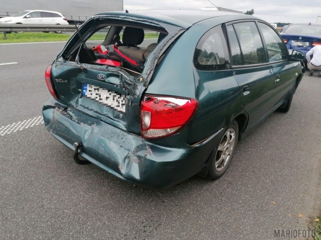 Wypadek z udziałem trzech aut na autostradzie A4. Jezdnia w kierunku Wrocławia zablokowana