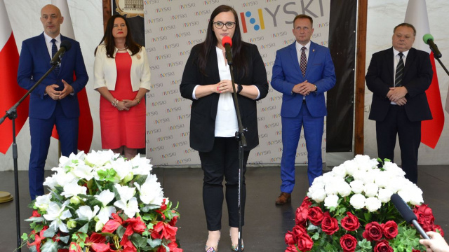 WYBORY 2020: Minister Małgorzata Jarosińska-Jedynak w Nysie mówiła o wpływie pandemii na gospodarkę. Polska radzi sobie najlepiej